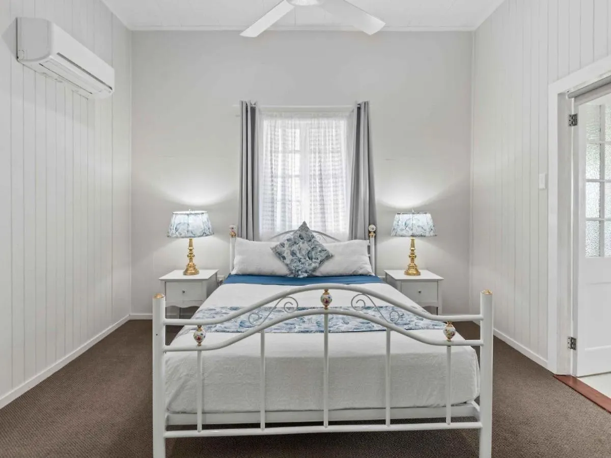 Light Filled Haven In The Heart Of Urangan Vila Hervey Bay