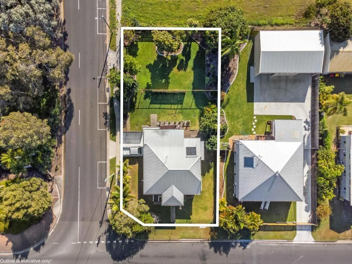 Light Filled Haven In The Heart Of Urangan Vila Hervey Bay Austrália