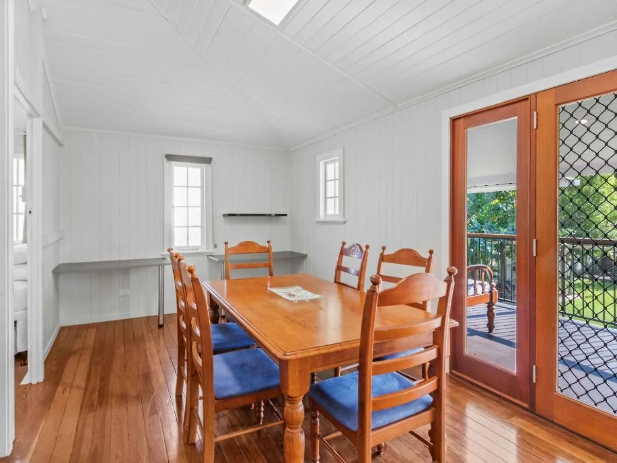 Light Filled Haven In The Heart Of Urangan Vila Hervey Bay Casa de Férias