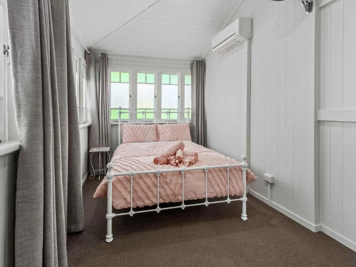 Light Filled Haven In The Heart Of Urangan Vila Hervey Bay Casa de Férias